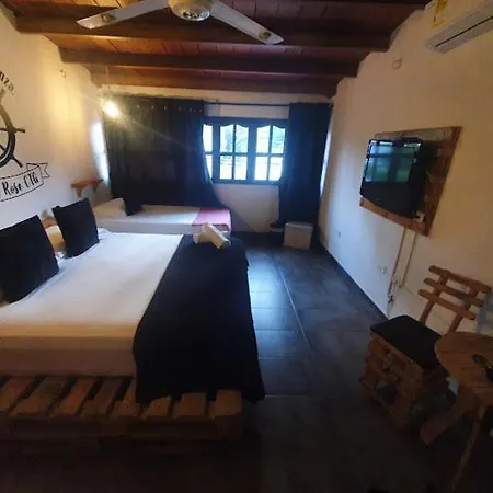 La Vie En Rose Ctg Hotel 4*