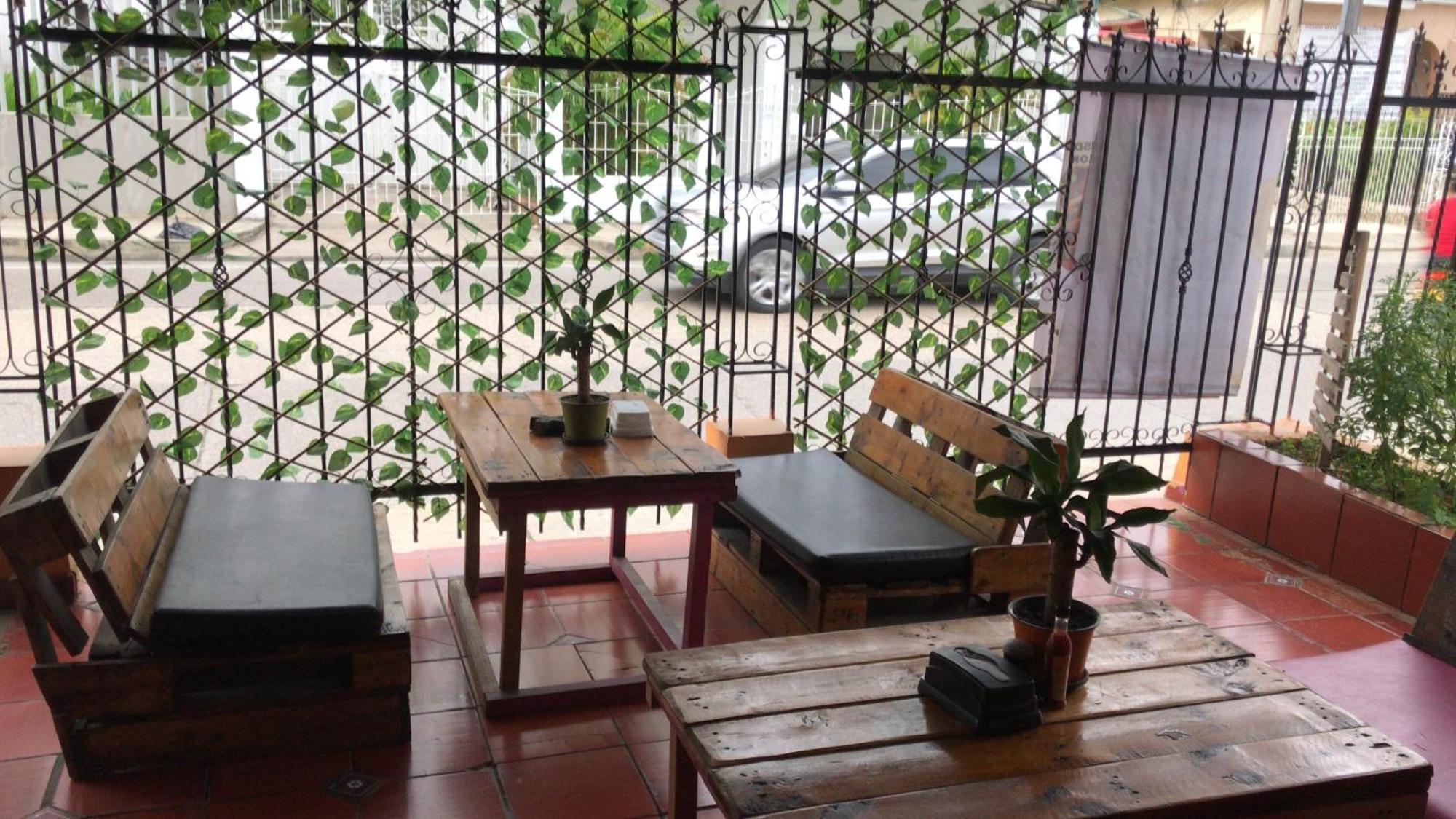 La Vie En Rose Ctg Hotel 4*