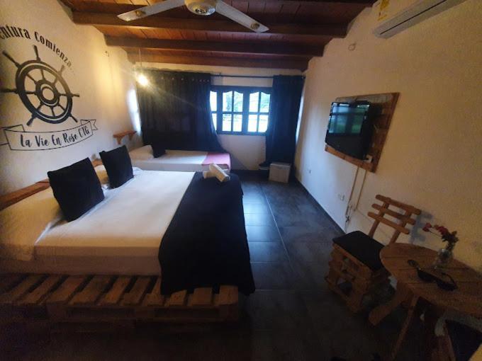 La Vie En Rose Ctg Hotel 4*